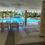 Apartamento em Condomínio Resort vizinho ao Beach Park