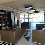 Em Vizinho Ao Park Apartamento
